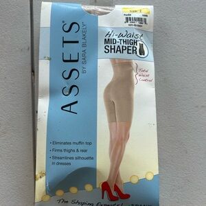 Assets by Sara Blakely New Hi-Waist Mid-Thigh Shaper Nude Size 2